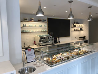 retail / hospitality